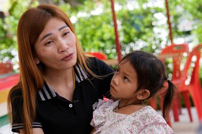 Paweenuch (3) overleefde als enige het kinderdagverblijf-drama in Thailand: “Ze dacht dat haar vriendjes sliepen”