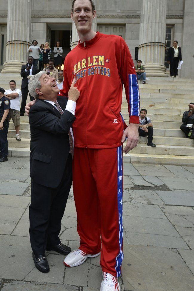 's Werelds grootste basketballer is een Brit Timeout hln.be