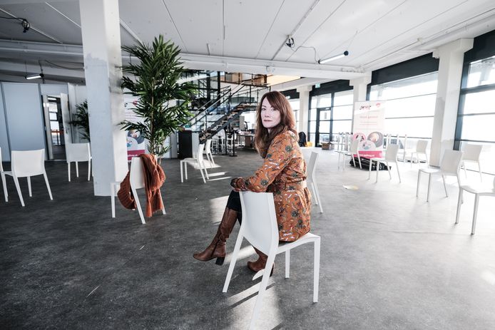 Anneloes Vos, projectleider van de GGD in de nieuwe vaccinatielocatie in Doetinchem.