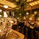 De grandeur spat van het plafond bij restaurant 1e klas op Amsterdam CS, maar het eten stelt teleur (6 ½)