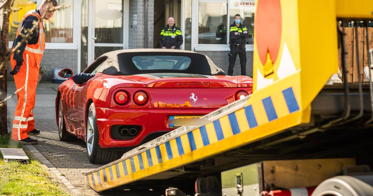 Politie doet invallen in Montfoort, Haastrecht en Ameide: boten en sportauto's in beslag genomen.