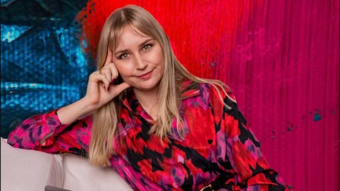 Caro (25) start eigen marketingbureau nadat ze dicht bij burn-out zat: “Toen ik achter het stuur in slaap viel, wist ik dat het anders moest”