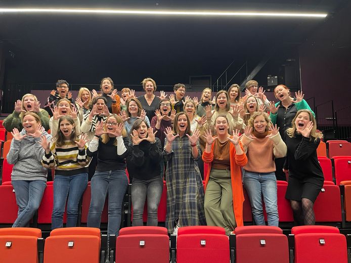 Dameskoor VocAtom en jeugdkoor Farfalle