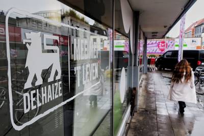 Une centaine de magasins Delhaize fermés, la livraison à domicile offerte