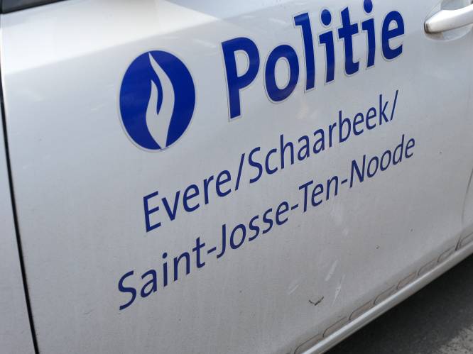 Politie controleert handelszaken die verdacht worden van drugshandel