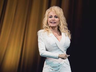 Dolly Parton verliest broer na strijd tegen kanker: “Hij straalt nu in de hemel”