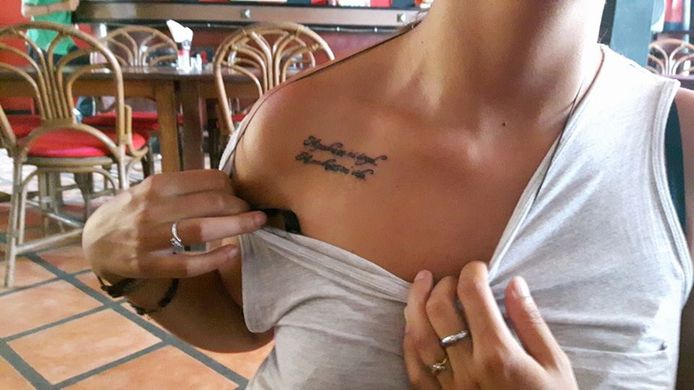 antiek buffet reinigen Capelse Kelly (28) radeloos door mislukte tatoeage op vakantie | Rotterdam  | AD.nl