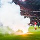 UEFA doet onderzoek naar vuurwerk Ajax-fans