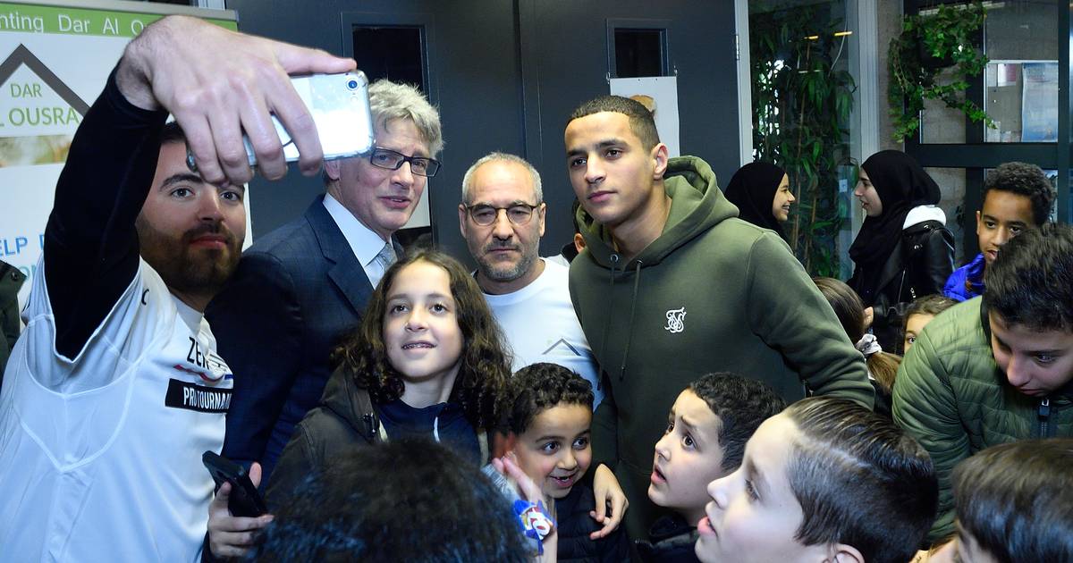 Een selfie in sporthal Zielhorst met de rijzende voetbalster, Mohamed Ihattaren