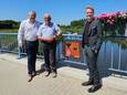Inhuldiging gerestaureerd wapenschild aan Zennebrug: Koen Anciaux, Ivo Cammaer en Arthur Orlians