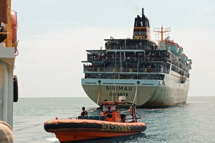 De 800 inzittenden van de ferry werden vandaag gered.