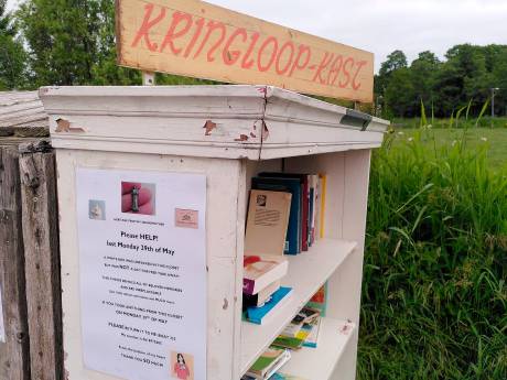 Pijnlijke fout: kleindochter zet dierbaar beeldje van oma per ongeluk bij weggeefkast