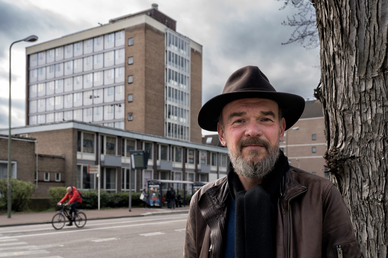 Cees hoopt dat vleermuizen de sloop van ‘zijn’ Zusterflat dwarsbomen