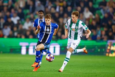 Nick de Groot langer bij FC Den Bosch, talentvolle linksback tekent contract tot 2027