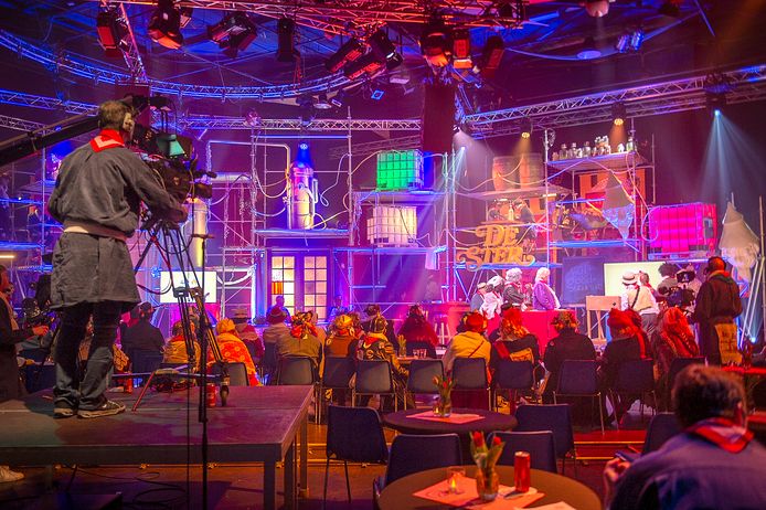 Vanuit tv-studio Stoelemat was er zondag de Leutmarathon, een zes uur durende tv-uitzending voor alle Krabben.