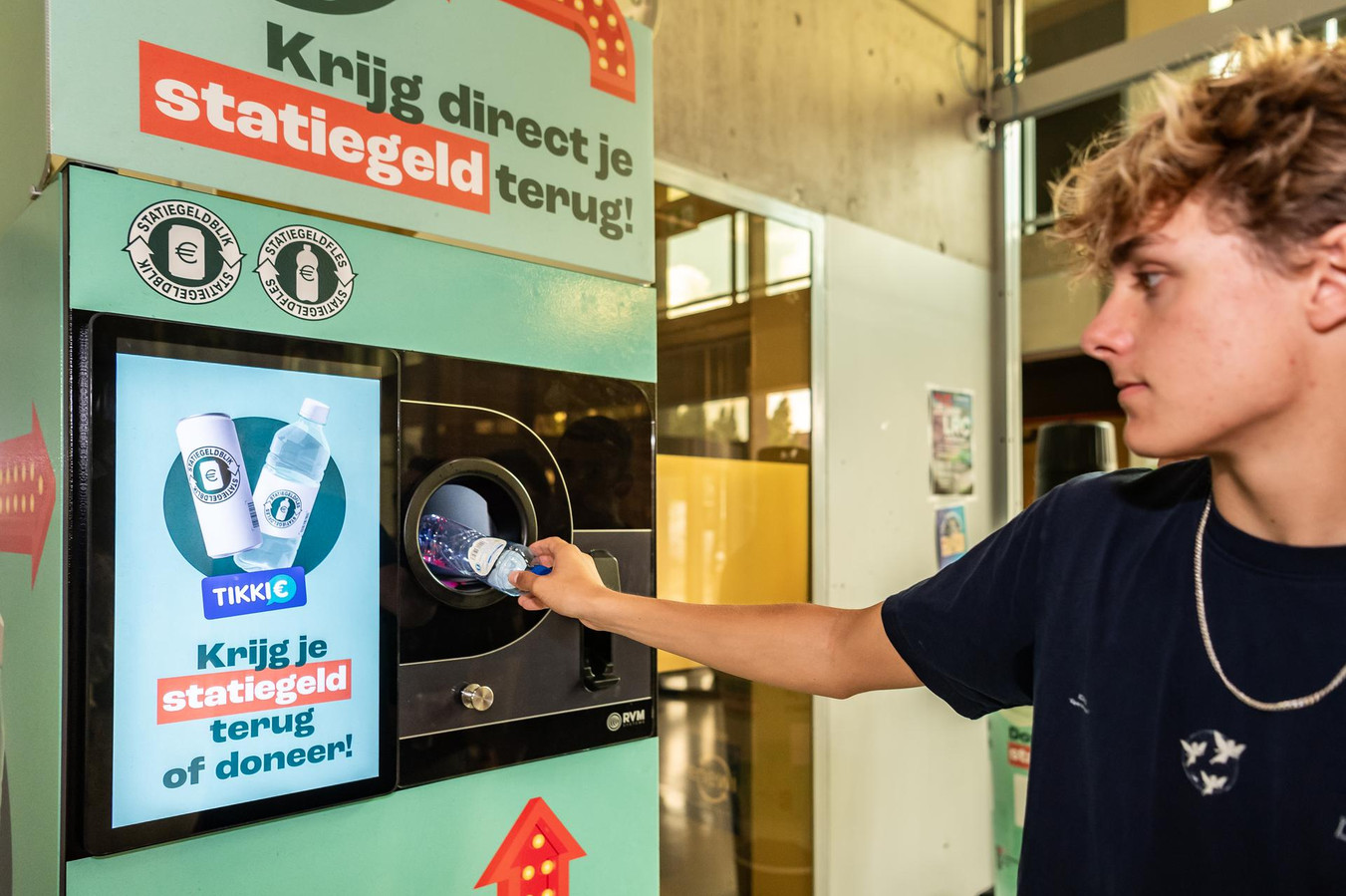 Primeur: op deze school staat de eerste inlevermachine voor statiegeld