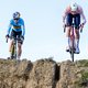 Van der Poel verrast eeuwige rivaal Van Aert met lange sprint en grijpt wereldtitel veldrijden