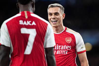 LIVE BRENTFORD-ARSENAL (18u30). Houden Trossard en co uitzicht op de leidersplaats?