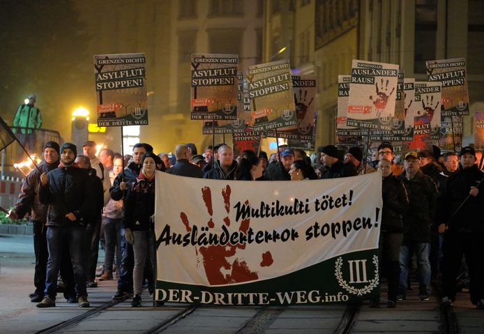 AfD-aanhangers gaan in Plauen  in deelstaat Saksen de straat op.