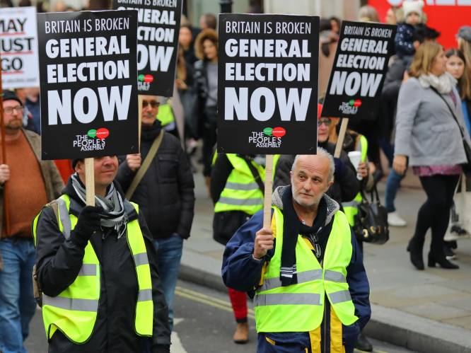 Gele hesjes nu ook in Londen: honderden demonstranten op de been
