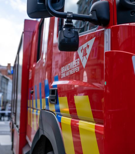 Meerdere Antwerpse tramhaltes tijdlang onbediend door brandweerinterventie 
