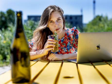 Zij namen een workation: ‘De prachtige omgeving compenseert de extra uren wel’