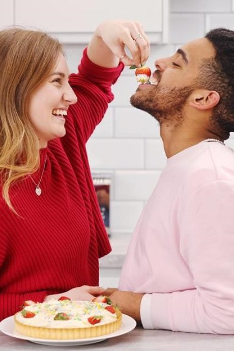 Cette sexologue démystifie les aphrodisiaques et révèle comment pimenter autrement son repas de Saint-Valentin