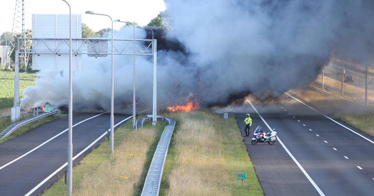 Boeren roepen elkaar op maandag hele land plat te leggen: ‘Ga naar Schiphol, maar hou het netjes’