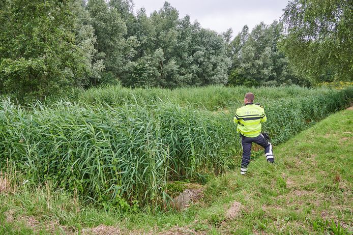 De politie zocht een verdachte.