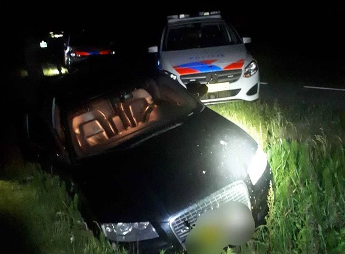 Agenten hebben een gestolen Audi van de Deurneseweg gedrukt bij Heide.