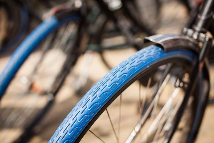 Alle fietsen van Swapfiets hebben een herkenbare blauwe voorband.