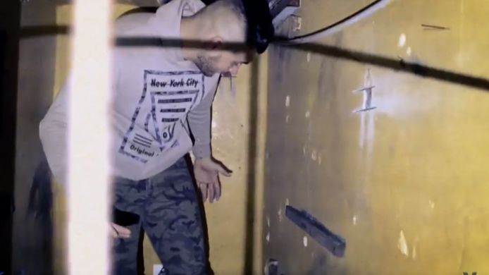 Les Stars du Net et Dirty ont pénétré dans la maison de Dutroux à Marcinelle