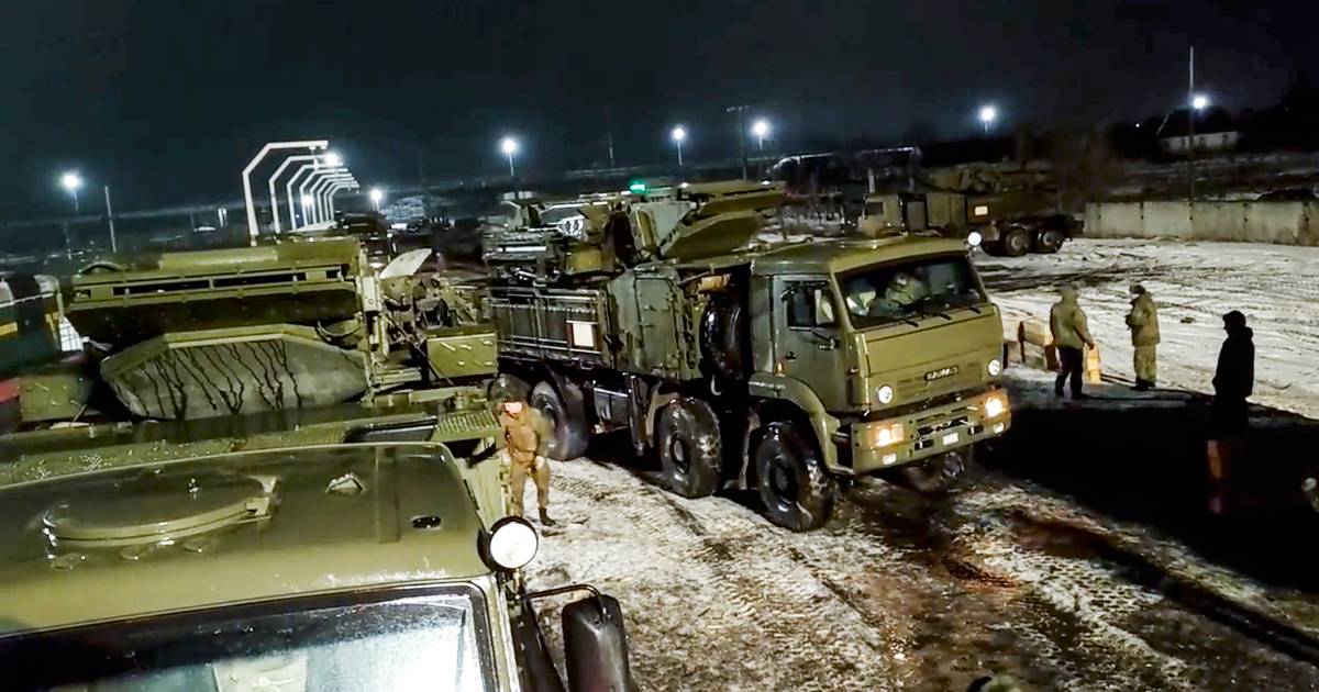 Живи Украина.  Украинская армия играет мускулами и проводит военные учения на границе |  За рубеж