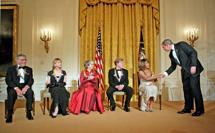 Tina Turner tijdens een receptie in het Witte Huis in 2005, waar ze verwelkomd werd door toenmalig president George W. Bush.