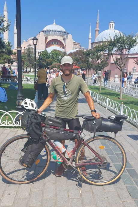 Il a parcouru 4.384 kilomètres à vélo depuis Charleroi: “Niveau challenge et aventure, j’aurai été servi” 