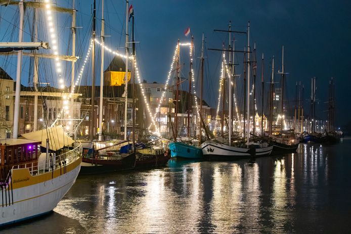 De bruine vloot in de haven van Kampen.