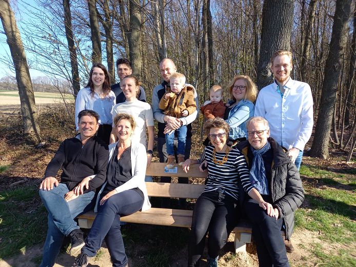 De familie Kapteijns op het bankje