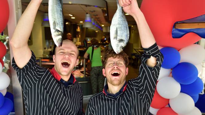 Jongensdroom wordt nóg mooier: Jurian (25) en Sjaak (26) openen hun tweede viswinkel 