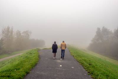 KNMI waarschuwt voor dichte mist in de zuidelijke provincies: code
geel tot maandagochtend