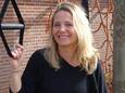Lonneke Smulders-Konings: ‘Mensen uit Boxtel en Vught zeggen dat ze bij de sinterklaasinkomst in Esch meer pepernoten krijgen’.