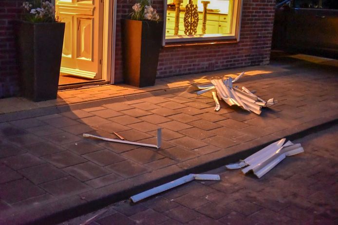Inval bij politieactie in Helmond, Geldrop, Asten, Liessel en Aarle-Rixtel. Inval is in Geldrop.
