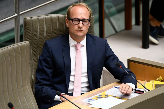 Minister Ben Weyts spreekt van "een historische stap" op het vlak van dierenwelzijn.