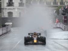 Glibberend maar met overmacht wint Max Verstappen zijn tweede GP van Monaco 