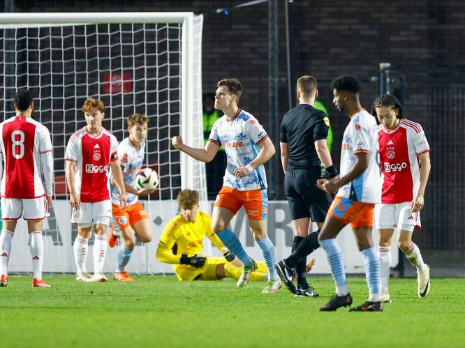 Kostorz schiet FC Den Bosch tegen Jong Ajax naar eerste zege in een maand