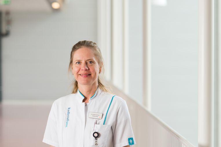 Kinderuroloog Barbara Kortmann opereert intersekse kinderen.  Beeld Radboudumc