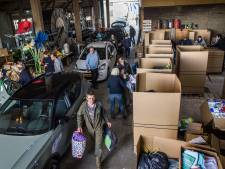 Twee uur in de rij voor Johans inzamelingsactie voor Oekraïne: ‘Dit is overweldigend’