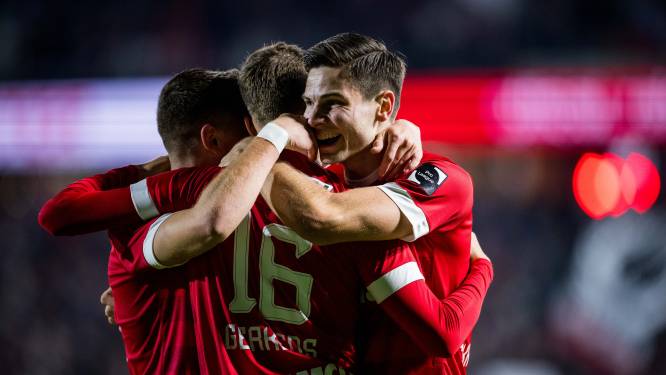 Antwerp herpakt zich na nederlaag tegen Kortrijk: Great Old klopt tienkoppig STVV met 2-0