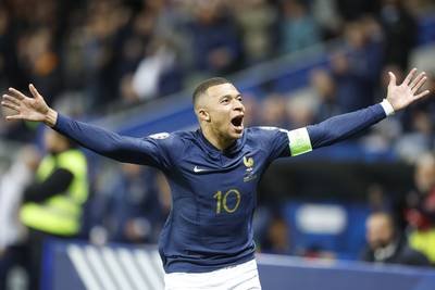 Op naar nieuw rondje armworstelen? Mbappé wil schitteren op Spelen in ‘zijn’ Parijs, maar wil PSG (of Real) dat wél?