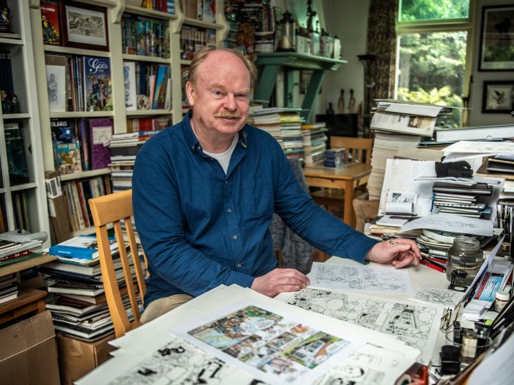 Striptekenaar Danker Jan Oreel brengt WOII tot leven: ‘Ik kan eindeloos zoeken naar documentatie om te zorgen dat de details kloppen’