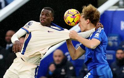 Chelsea s'impose sereinement à Leicester, Faes se montre fautif